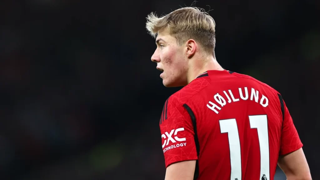 Manchester United hopes Hojlund will regain fitness to attack Galatasaray, deciding the fate of the UEFA Champions League.